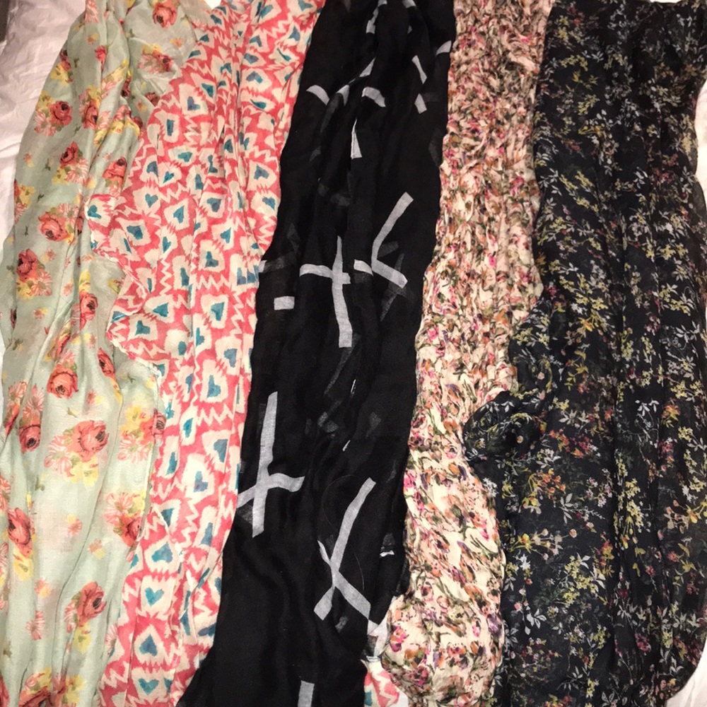 5 stylish scarfs